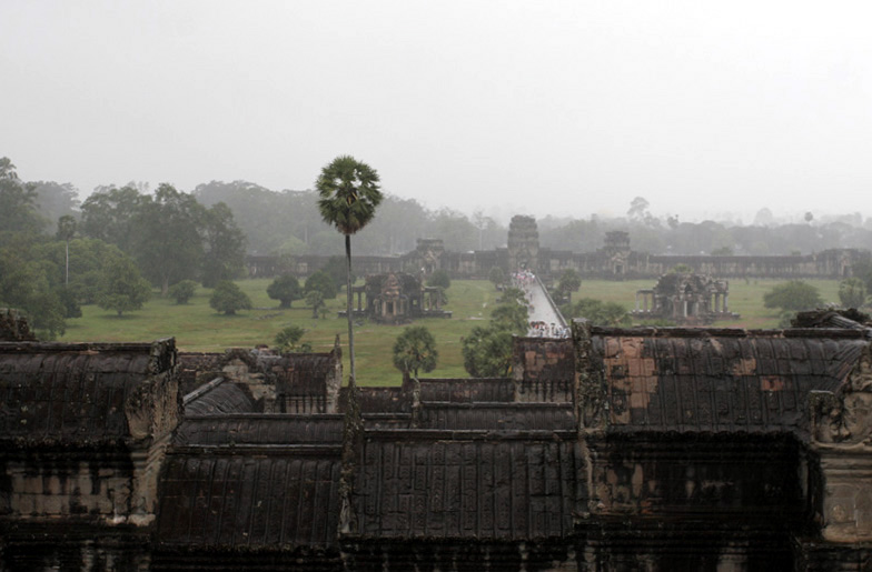 Ankor in the rain 444.jpg