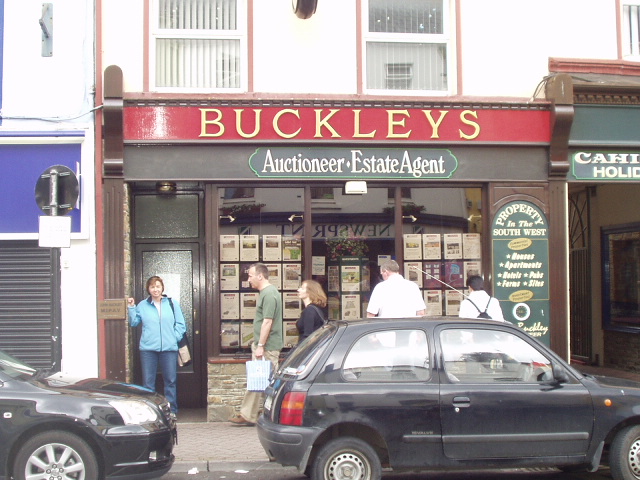 Killarney, Co. Kerry.  Lisa finds her (maiden-)namesake.