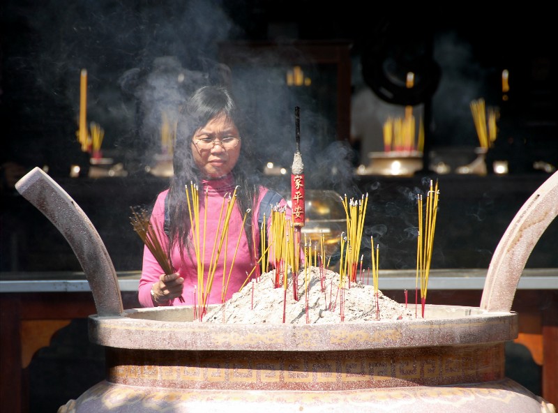 praying at the temple