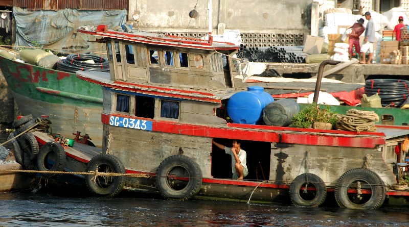 working tug boat