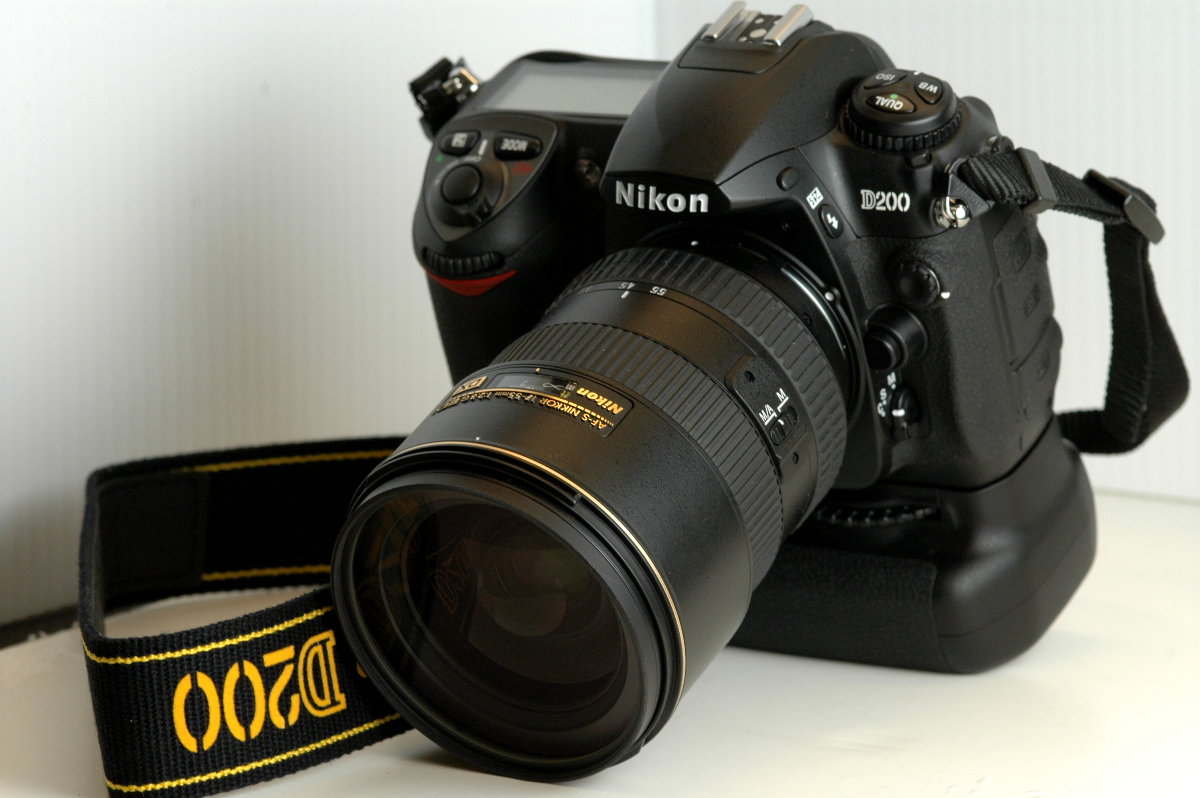 Nikon D200 with MB-D200 Battery Pack