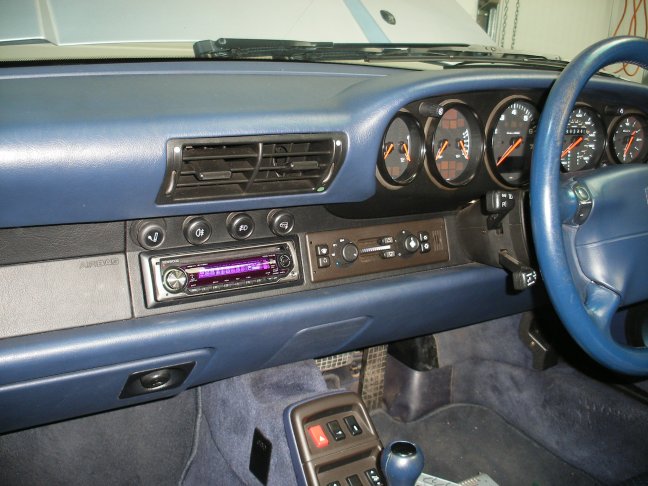 PORSCHE 911 RADIO.jpg