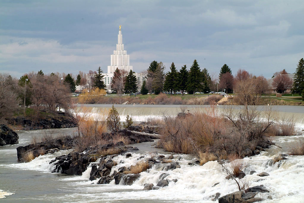 LDS Temple in Idaho Falls DSCF0028.jpg