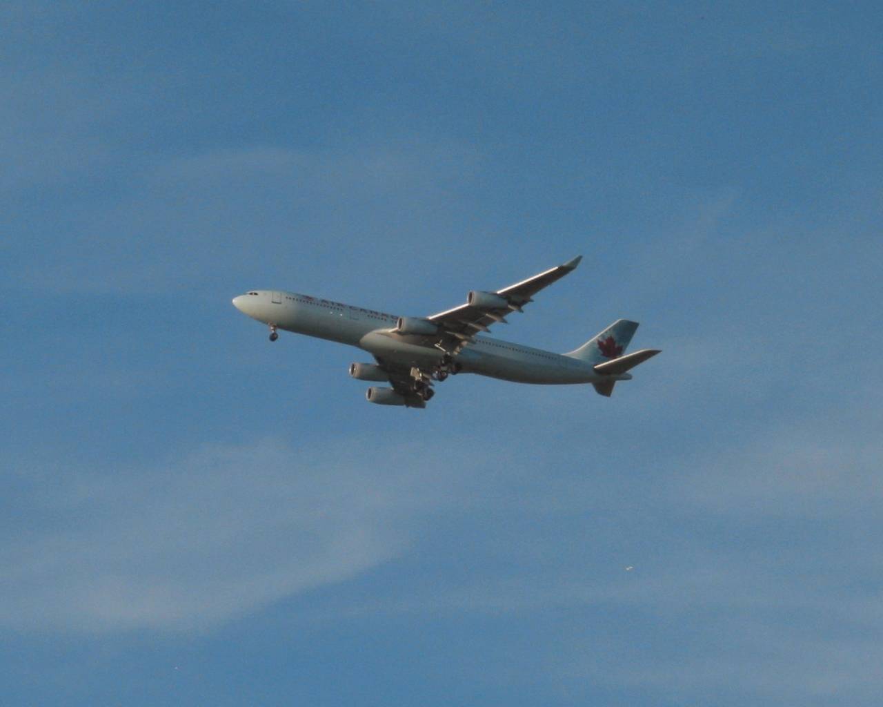 Frankfurt International Airport Okt.2006-17.JPG