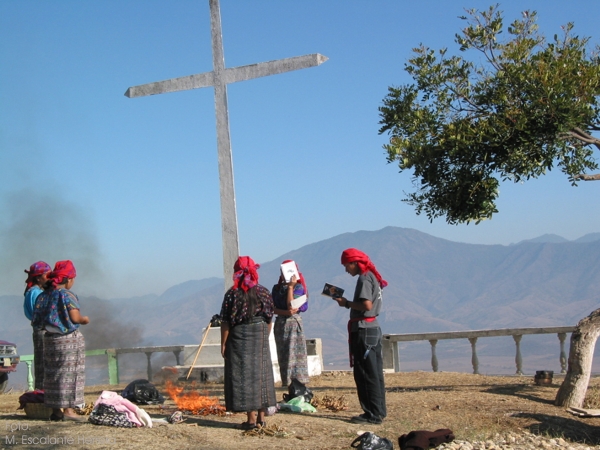 Ceremonias Mayas al Pie de la Cruz