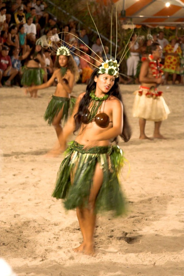0902 Dancing Tahitians