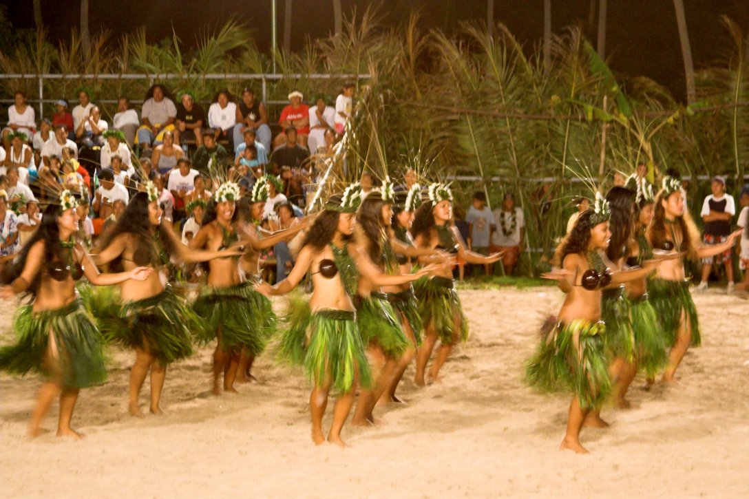 0905 Dancing Tahitians