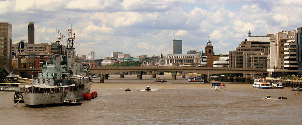 Looking upstream over the Thames River