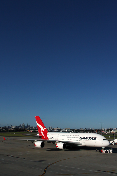 QANTAS AIRBUS A380 SYD RF IMG_2057.jpg