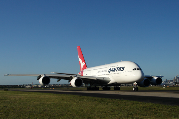 QANTAS AIRBUS A380 SYD RF IMG_5389.jpg