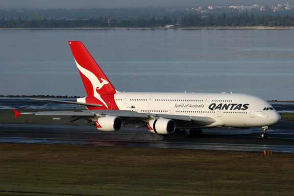 QANTAS AIRBUS A380 SYD RF IMG_7926.jpg