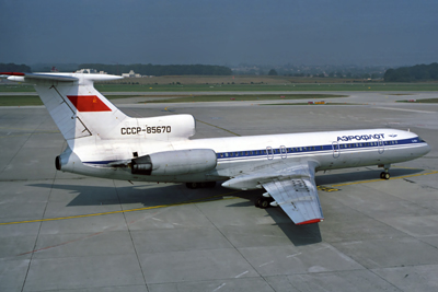 AEROFLOT TUPOLEV TU154 GVA RF 453 3.jpg