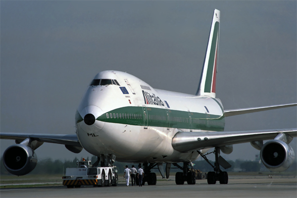 ALITALIA BOEING 747 200 BKK RF 559 19.jpg