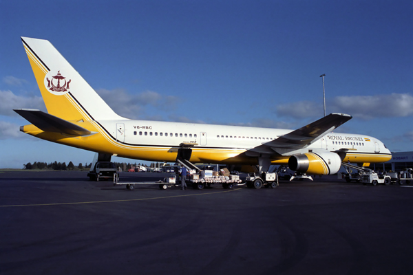 ROYAL BRUNEI BOEING 757 200 HBA RF 228 35.jpg