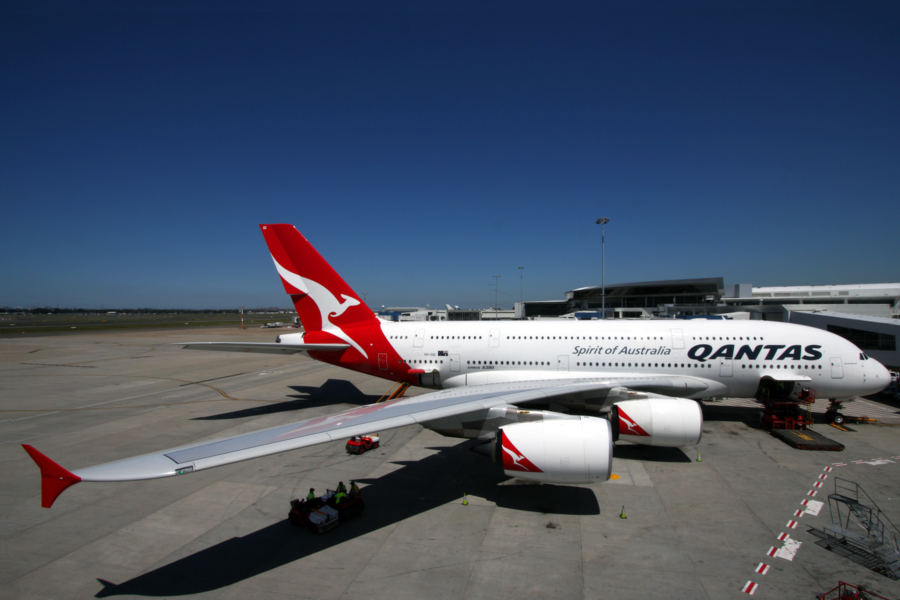 QANTAS AIRBUS A380 SYD RF IMG_6232.jpg