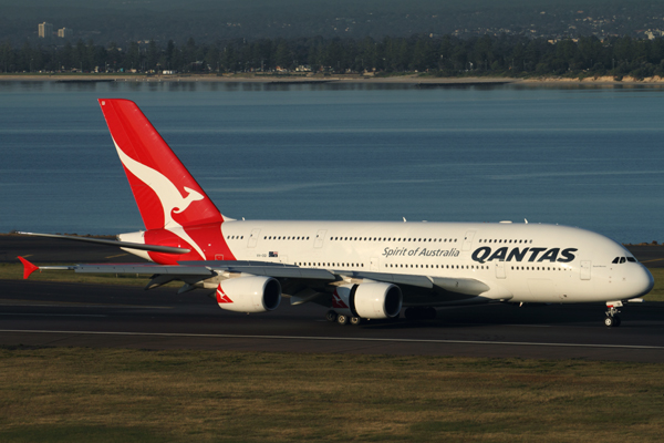 QANTAS AIRBUS A380 SYD RF IMG_0395.jpg