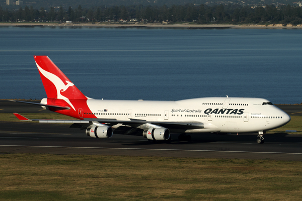 QANTAS BOEING 747 400 SYD RF IMG_0405.jpg