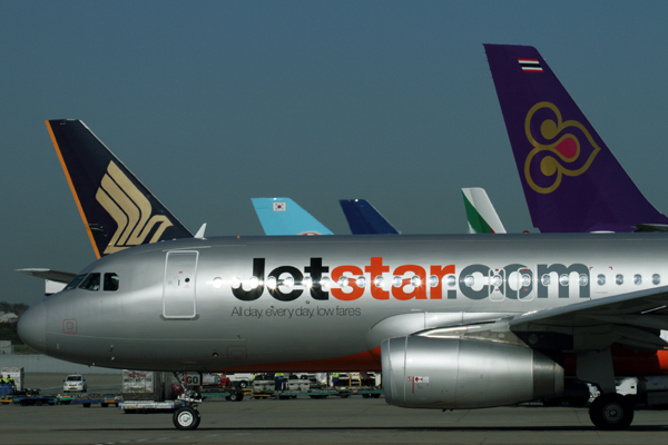 JETSTAR AIRBUS A320 SYD RF IMG_0204.jpg