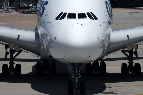 QANTAS AIRBUS A380 SYD RF IMG_0604.jpg