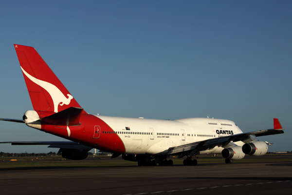 QANTAS BOEING 747 400 SYD RF IMG_1254.jpg