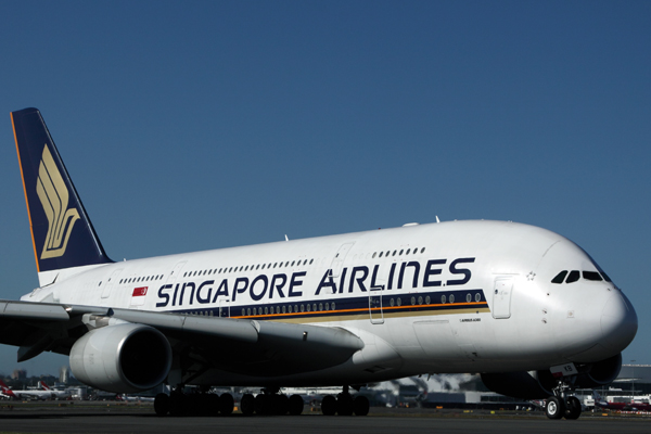 SINGAPORE AIRLINES AIRBUS A380 SYD RF IMG_1268.jpg