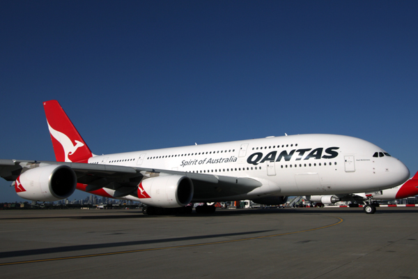 QANTAS AIRBUS A380 SYD RF IMG_6103.jpg