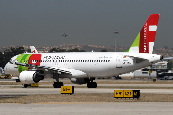 TAP PORTUGAL AIRBUS A320 LIS RF IMG_6169.jpg