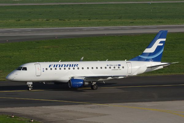 FINNAIR EMBRAER 170  DUS RF IMG_6653.jpg