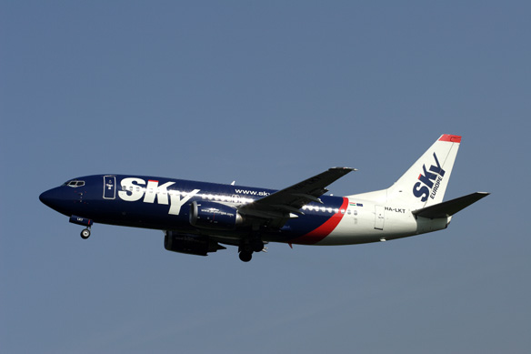 SKY EUROPE BOEING 737 500 AMS RF IMG_6303.jpg