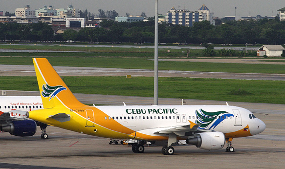 CEBU PACIFIC AIRBUS A319 BKK RF.jpg