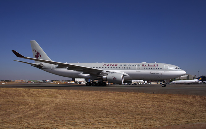 QATAR AIRWAYS AIRBUS A330 200 JNB RF D007.jpg