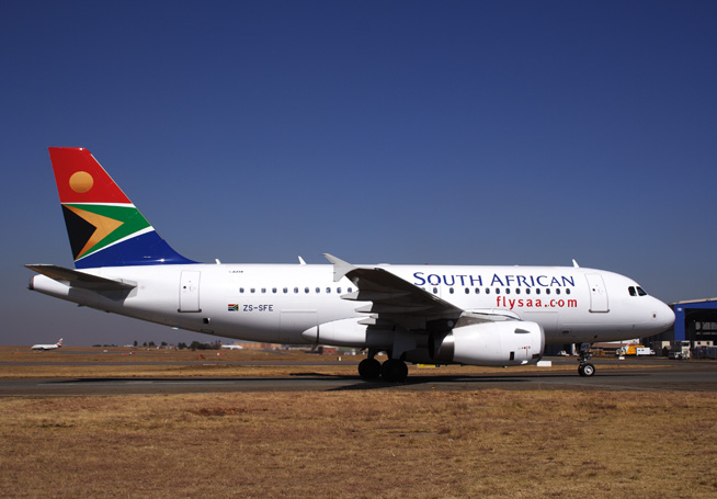 SOUTH AFRICAN AIRBUS A319 JNB RF.jpg