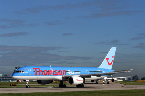 THOMSON FLY COM BOEING 757 200 MAN RF.jpg