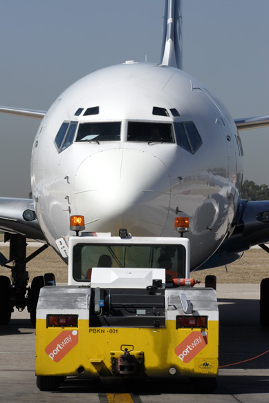 AIRCRAFT PUSHBACK RF IMG_6133.jpg