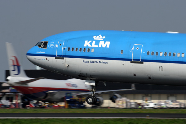 KLM MD11 NOSE AMS RF IMG_6353.jpg