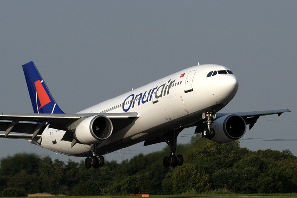 ONUR AIR AIRBUS A300 600R MAN RF IMG_6865.jpg