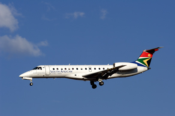 SOUTH AFRICAN AIRLINK EMBRAER 135 JNB RFIMG 4908.jpg