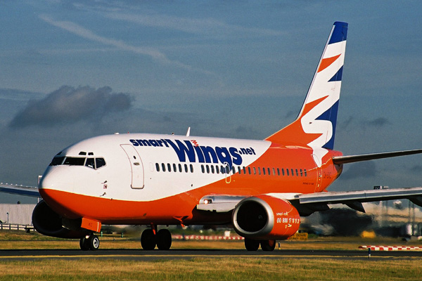 SMART WINGS BOEING 737 500 CDG RF 1850 27.jpg