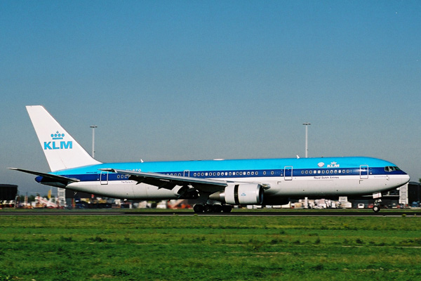 KLM BOEING 767 300 AMS 1774 6.jpg