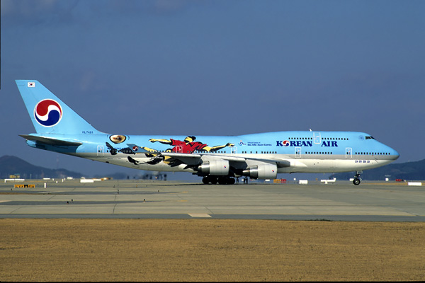 KOREAN AIR BOEING 747 400 ICN RF V100F.jpg