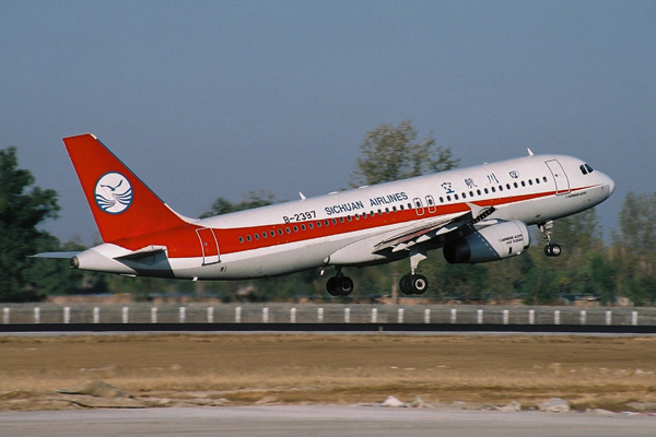 SICHUAN AIRLINES AIRBUS A320 BJS RF 1897 16.jpg