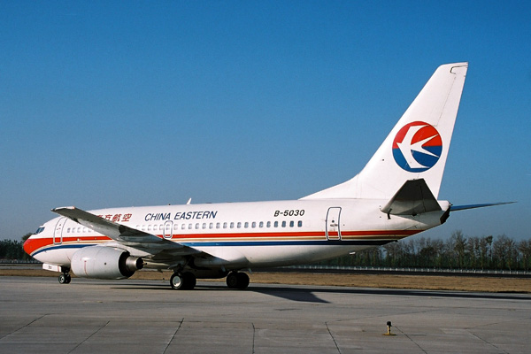 CHINA EASTERN BOEING 737 300 BJS RF 1898 3.jpg