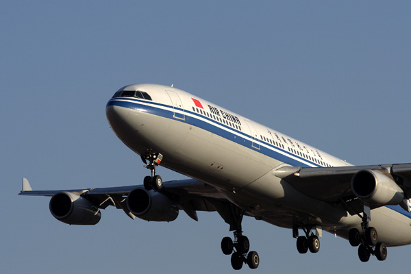 AIR CHINA AIRBUS A340 BJS RF IMG_2941.jpg