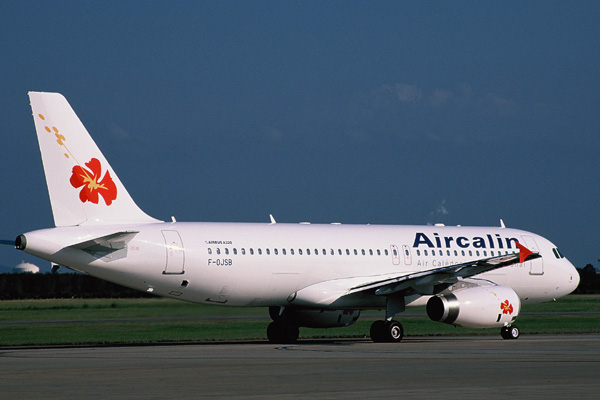 AIR CALIN AIRBUS A320 BNE RF.jpg