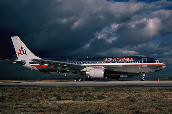 AMERICAN AIRBUS A300 600R JFK RF.jpg