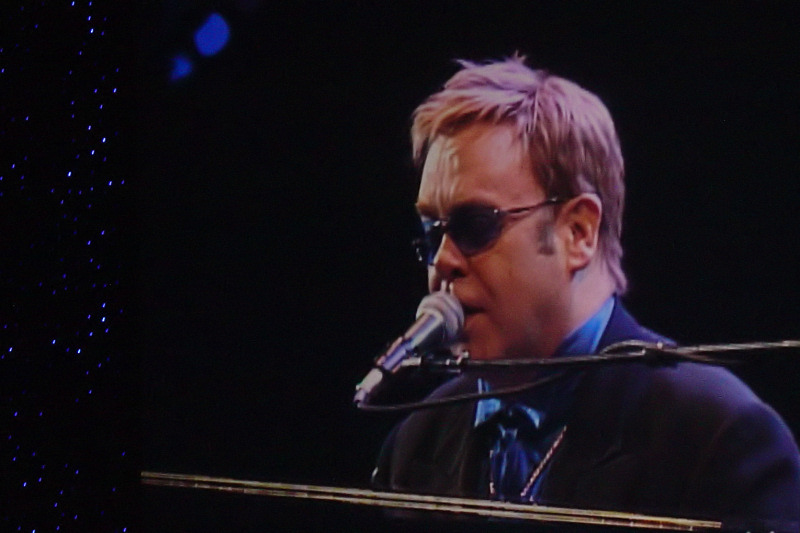 Elton John 017