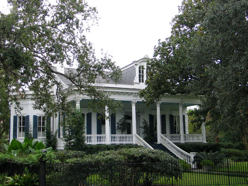 St. Charles Avenue at Nashville Avenue