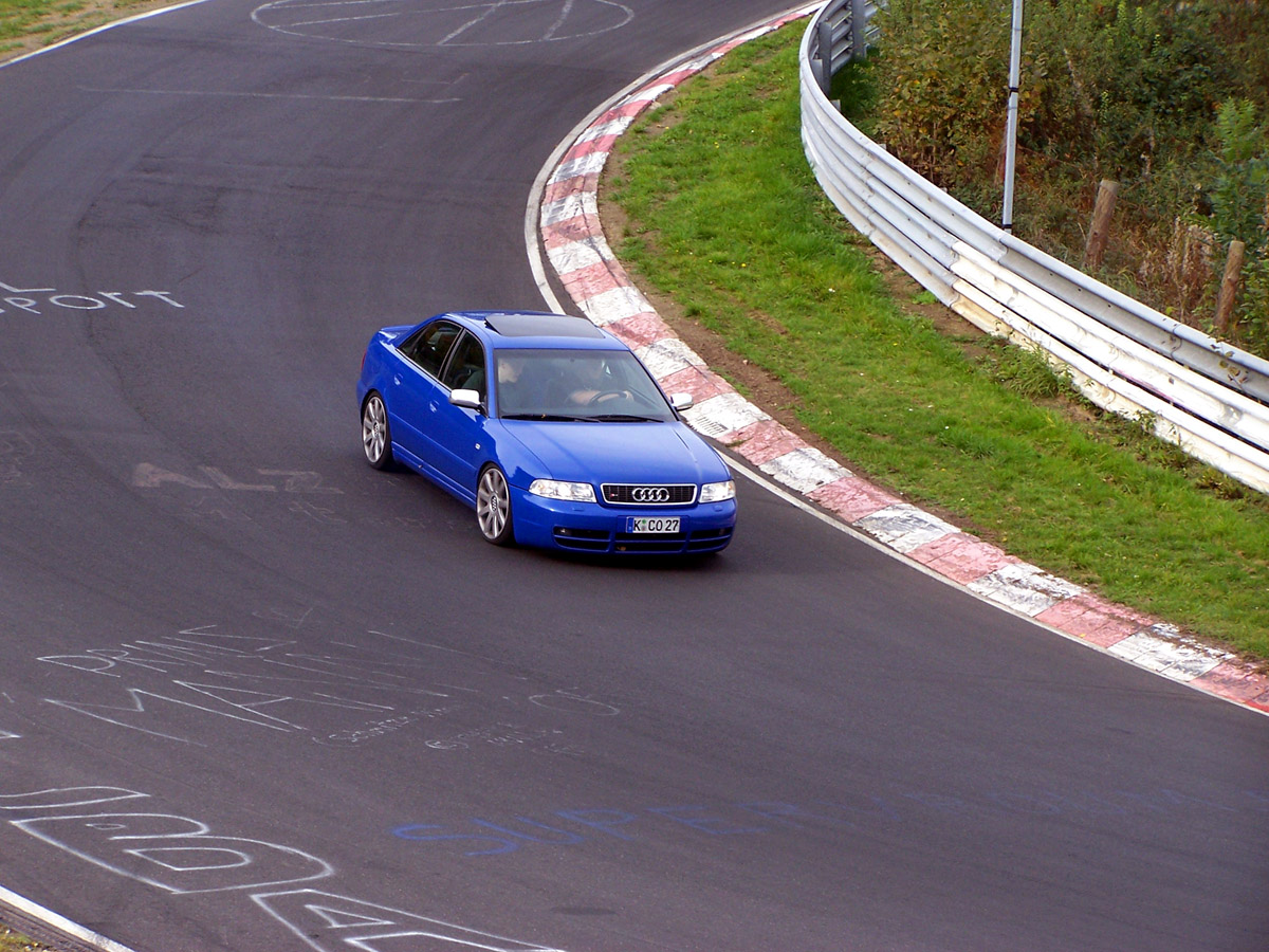 Nogaro Blue Audi S4 on Nrburgring Nordschleife6.jpg