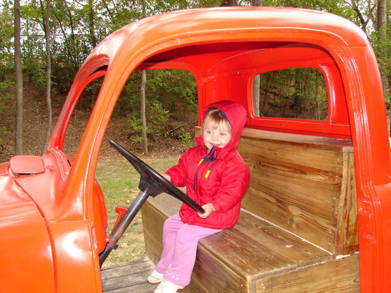 Madison in Truck, Zoo, 10-12-2006 (#30)