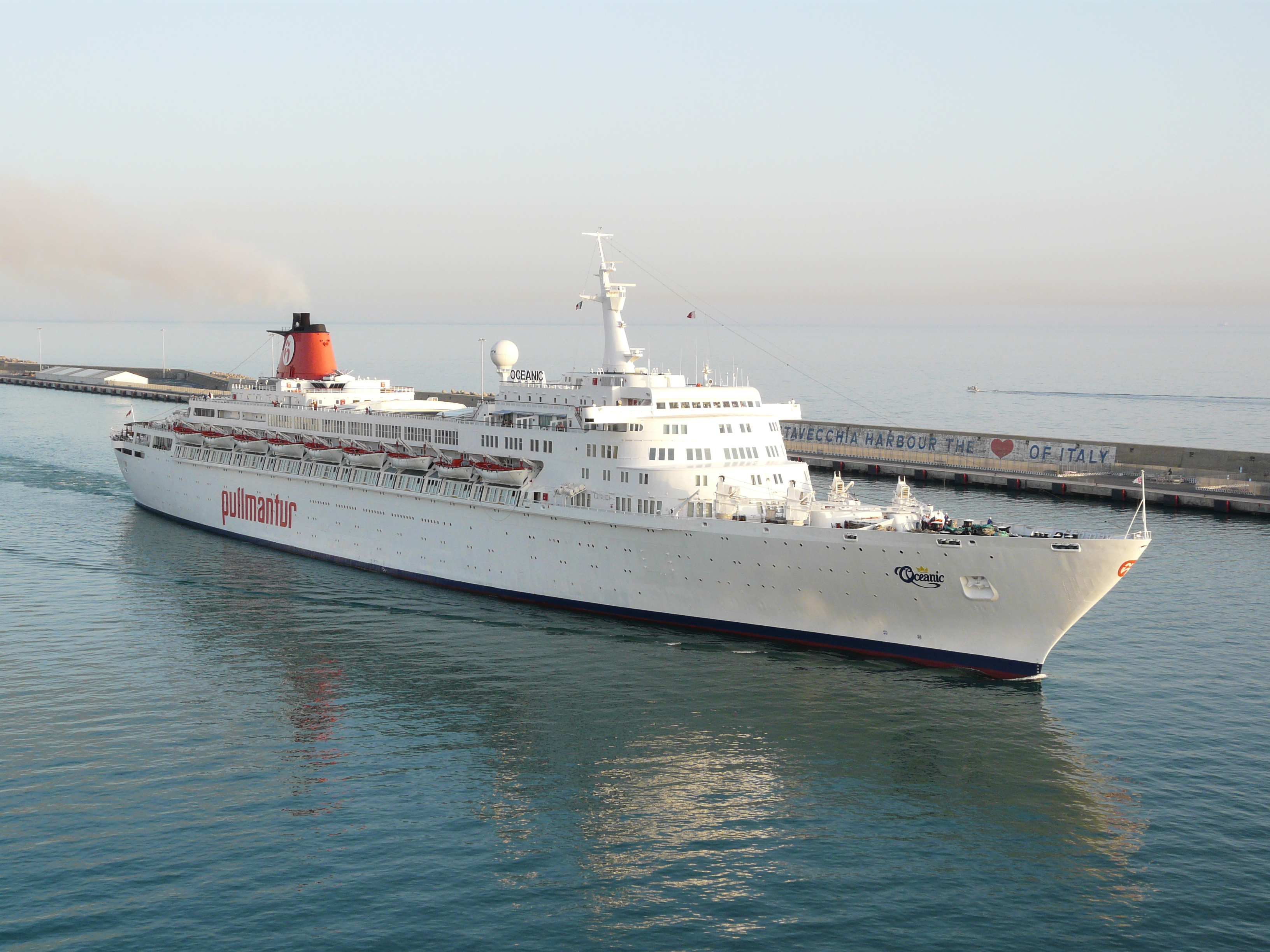 OCEANIC (1986) leaving Civitavecchia, Italy